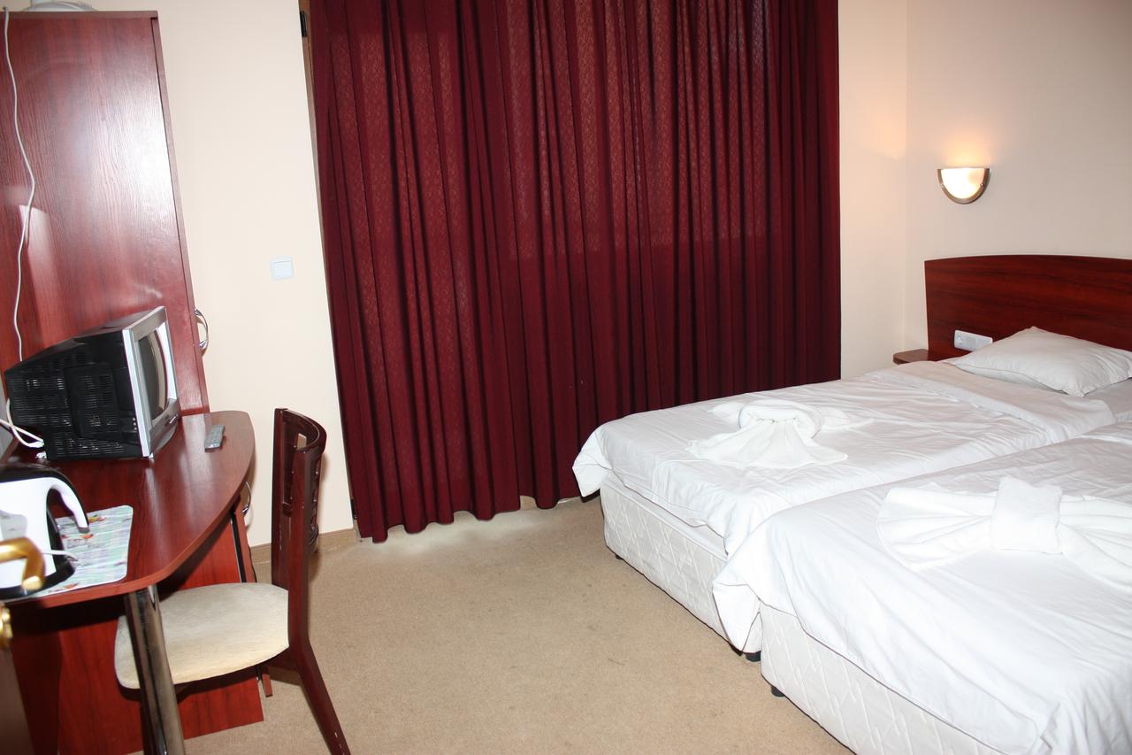 BORDO-H5OUSE-OBZOR-BULGARIA-AIR-TOUR-TRAVEL-
