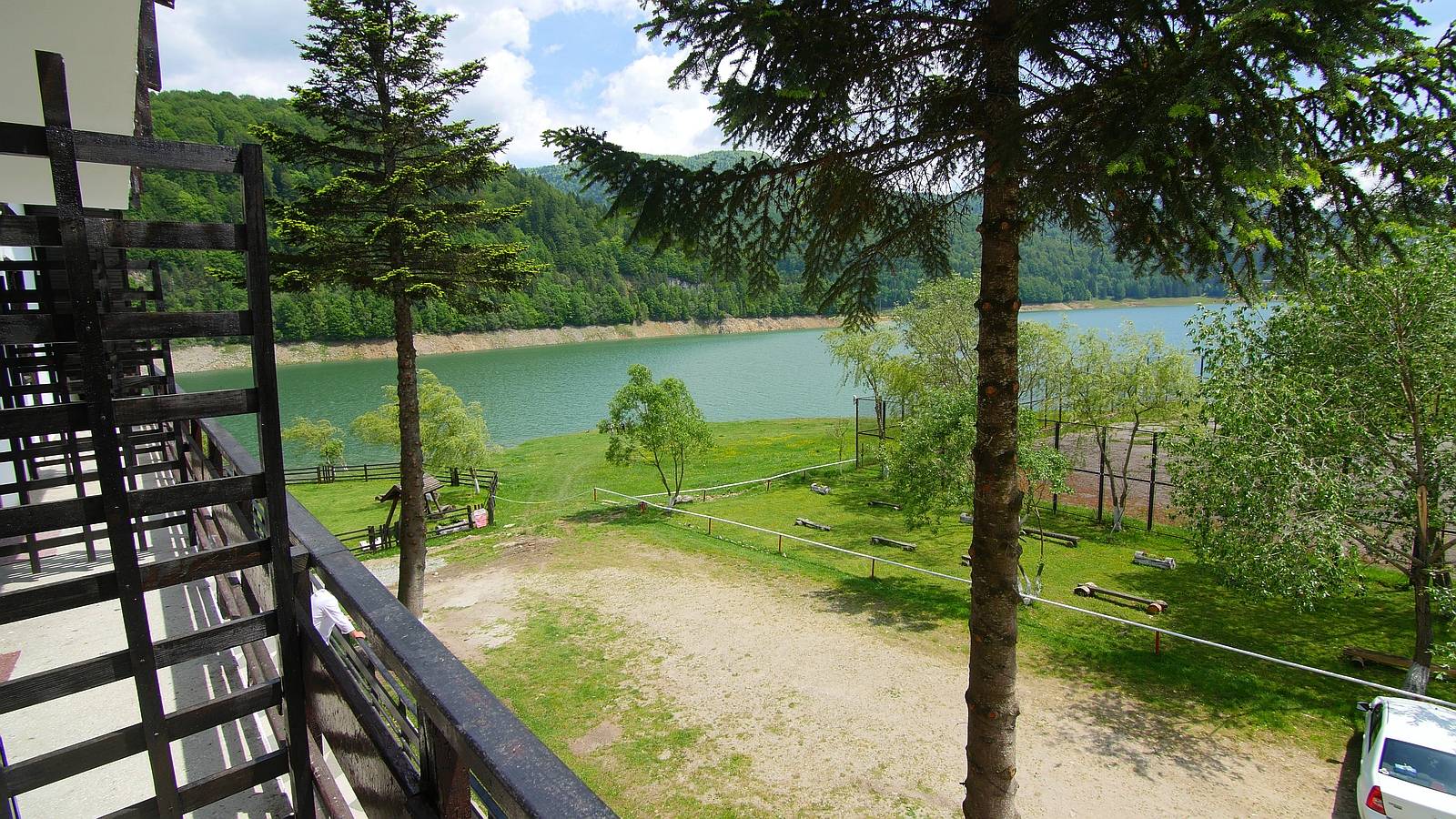 CABANA-CUMPANA-TRANSFAGARASAN-ROMANIA-AIR-TOUR-TRAVEL-9