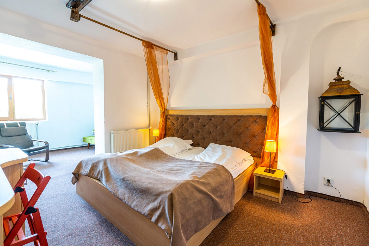 CASA-CU-TEI-SARATA-MONTEORU-ROMANIA-AIR-TOUR-TRAVEL-1