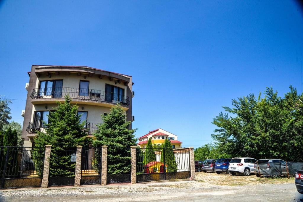 CASA-DARIA-COSTINESTI-ROMANIA-AIR-TOUR-TRAVEL-1