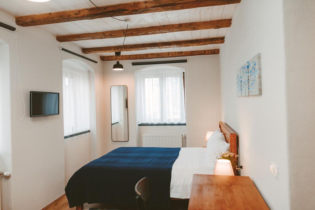CASA-HINTZ-FAGARAS-ROMANIA-AIR-TOUR-TRAVEL-3
