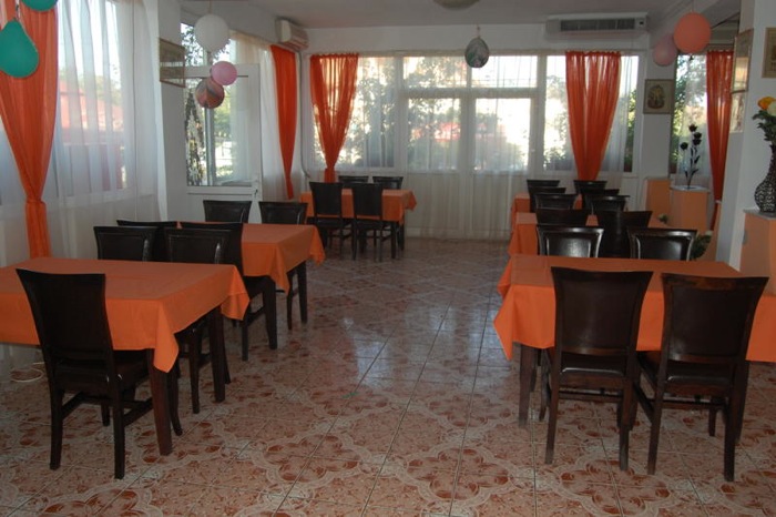 CASA-MARGO-2-MAI-ROMANIA-AIR-TOUR-TRAVEL-10