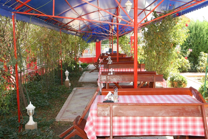 CASA-MARGO-2-MAI-ROMANIA-AIR-TOUR-TRAVEL-12