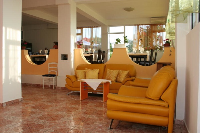CASA-MARGO-2-MAI-ROMANIA-AIR-TOUR-TRAVEL-4