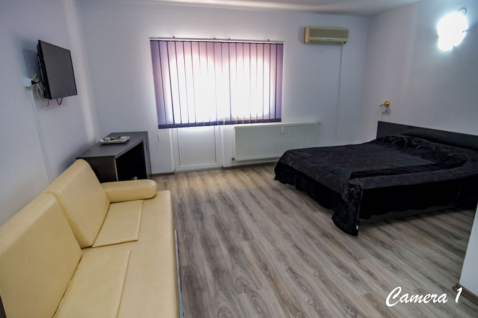 CASA-MARGO-2-MAI-ROMANIA-AIR-TOUR-TRAVEL-5