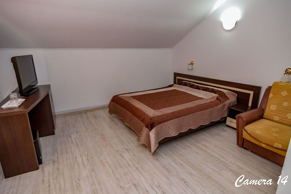 CASA-MARGO-2-MAI-ROMANIA-AIR-TOUR-TRAVEL-8