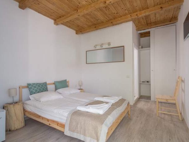 CASA-STAVROS-2-MAI-ROMANIA-AIR-TOUR-TRAVEL-8