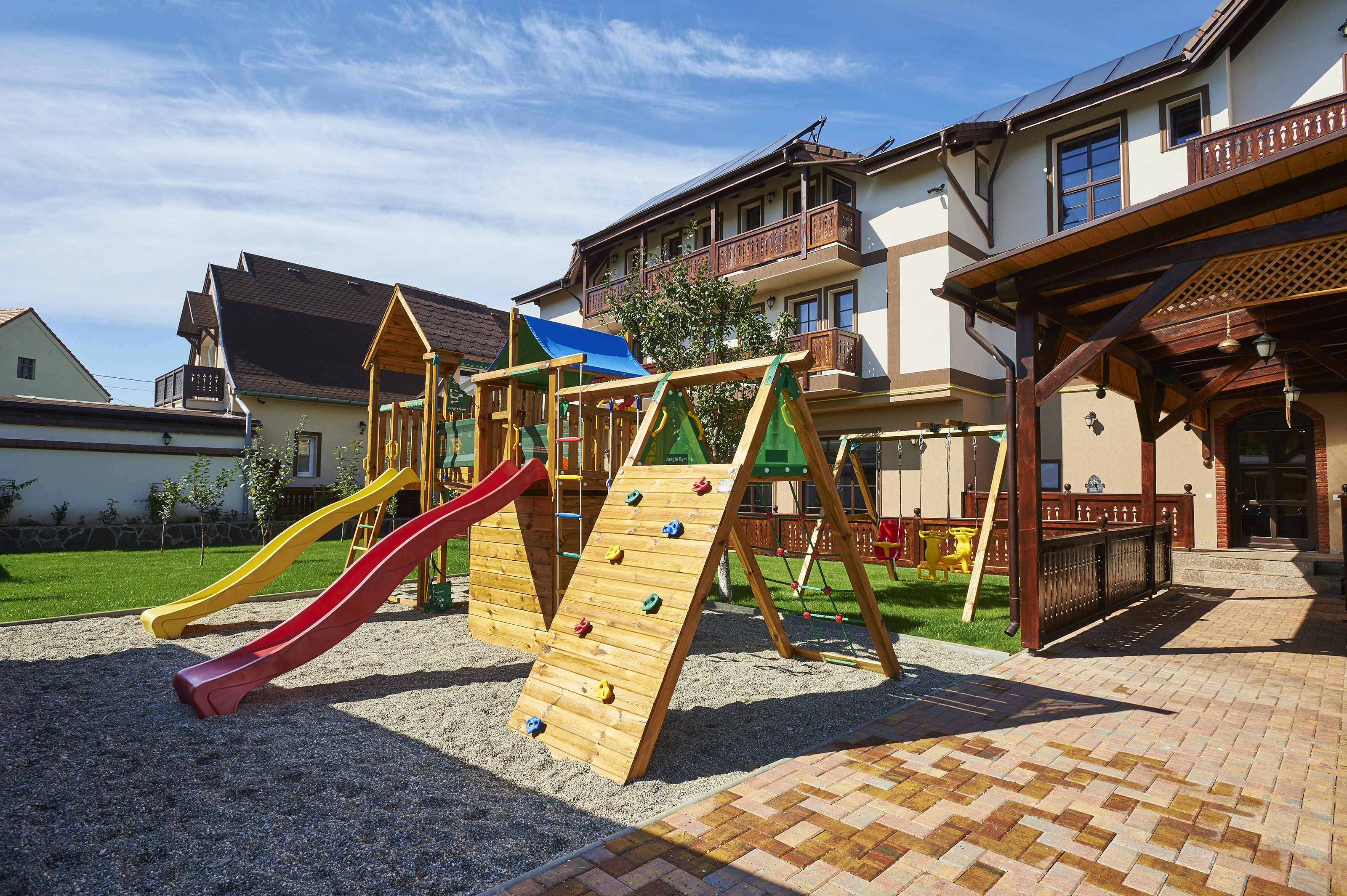 CONAC-AMBIENT-CRISTIAN-BRASOV-ROMANIA-AIR-TOUR-TRAVEL-17
