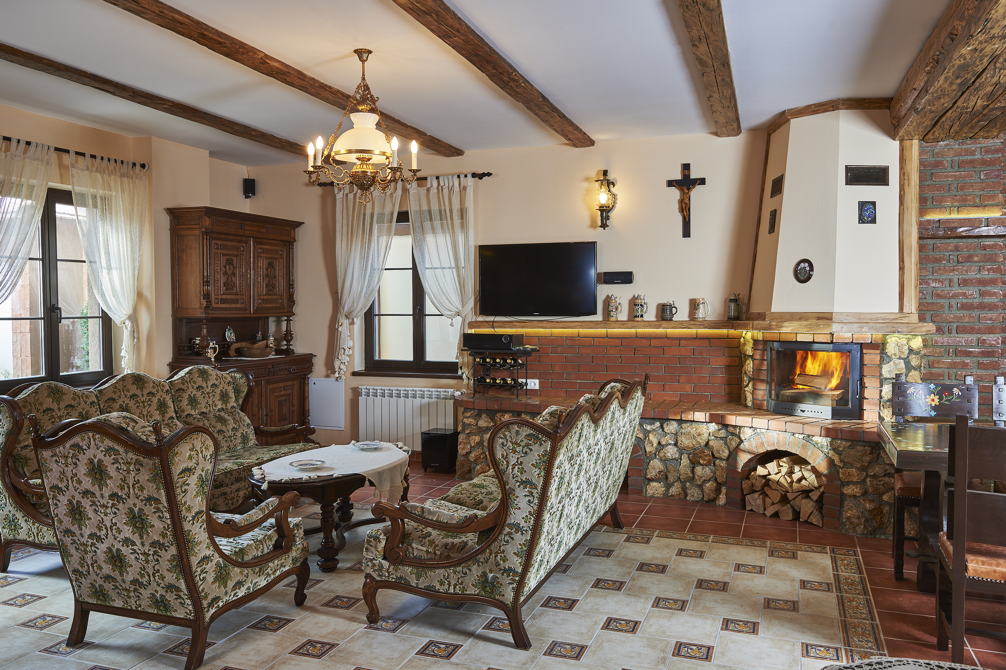 CONAC-AMBIENT-CRISTIAN-BRASOV-ROMANIA-AIR-TOUR-TRAVEL-4