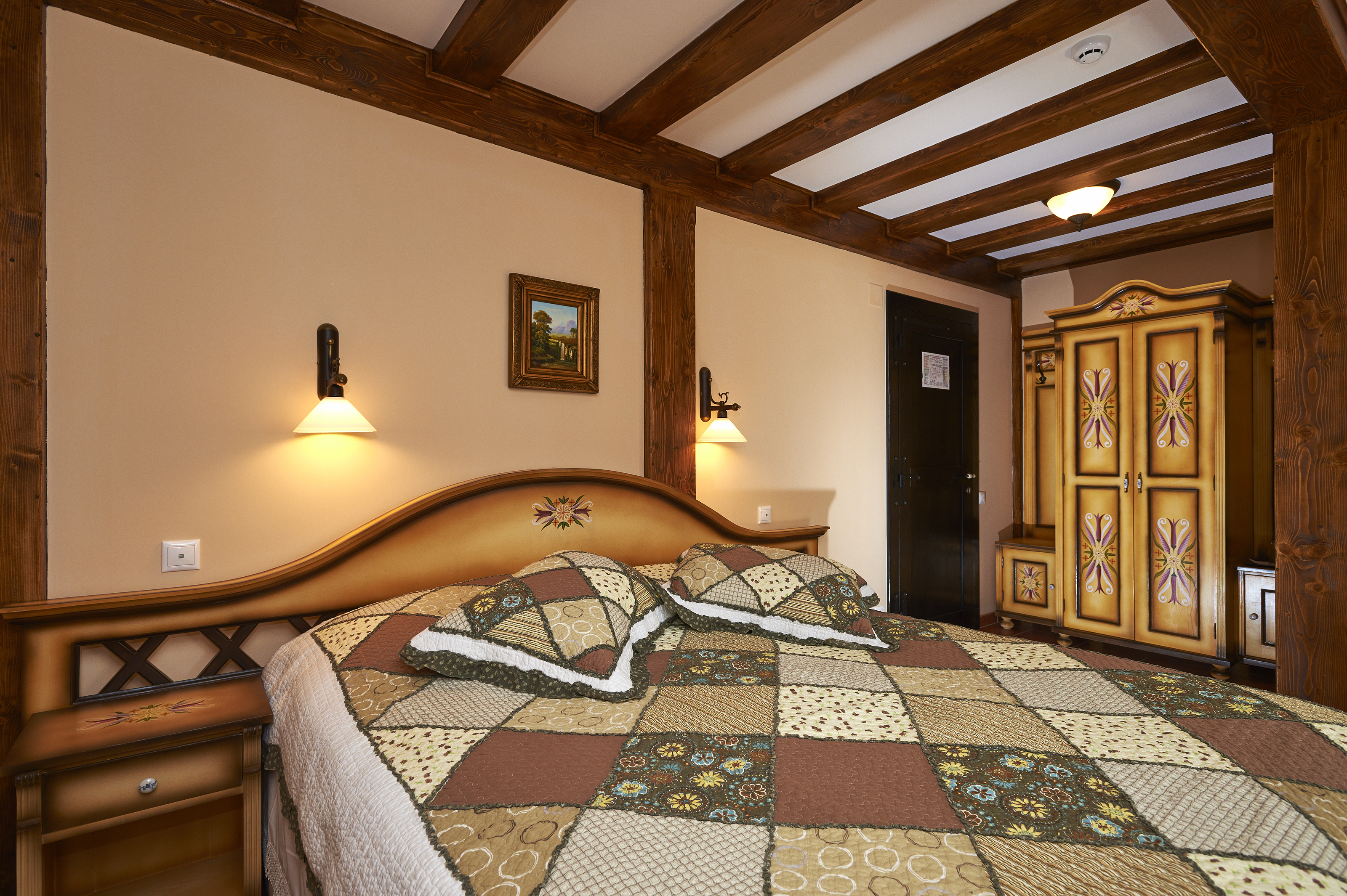CONAC-AMBIENT-CRISTIAN-BRASOV-ROMANIA-AIR-TOUR-TRAVEL-5