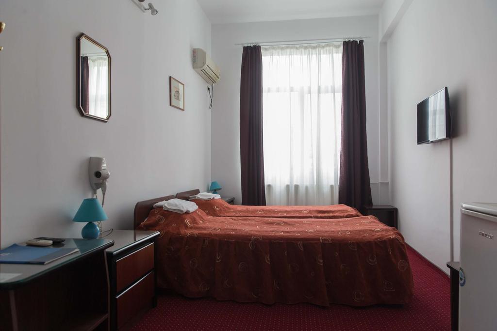 FORMENERG-HOSTEL-BUCURESTI-ROMANIA-AIR-TOUR-TRAVEL-3