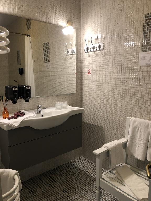 HOTEL-AMBRA-BOUTIQUE-BISTRO-CONSTANTA-ROMANIA-AIR-TOUR-TRAVEL-4