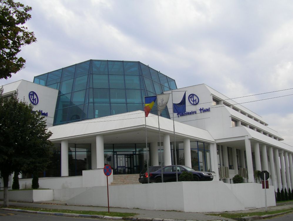HOTEL-AMFITEATRU-CALAFAT-ROMANIA-AIR-TOUR-TRAVEL-1