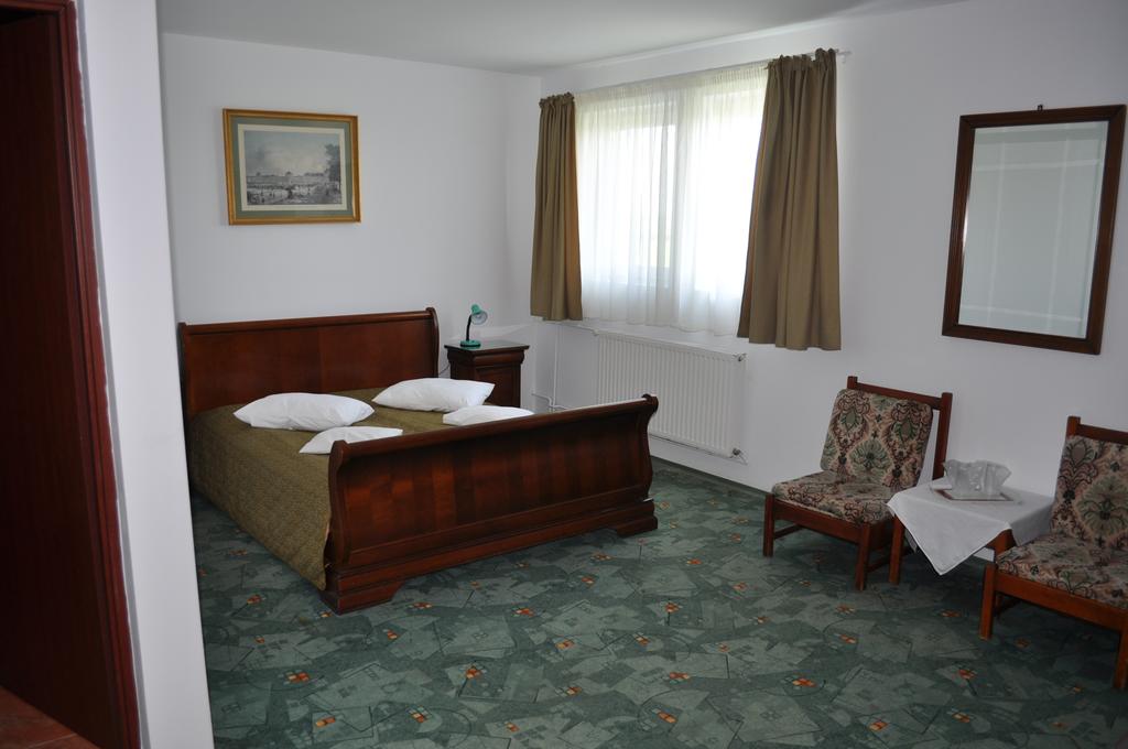 HOTEL-ARIESUL-TURDA-ROMANIA-AIR-TOUR-TRAVEL-2