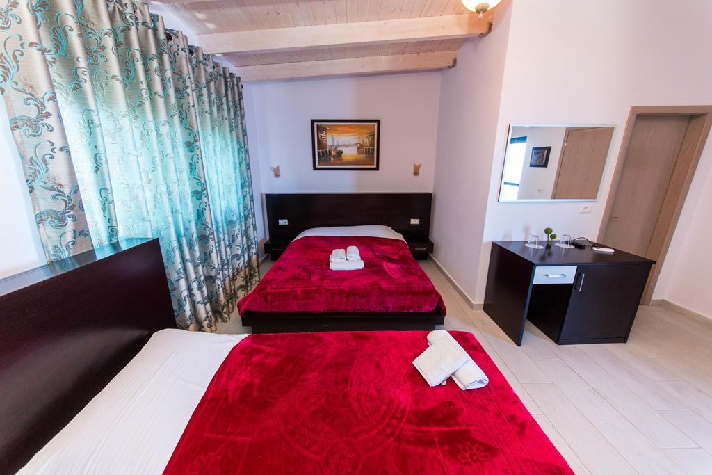 HOTEL-BAHAMAS-SARANDE-ALBANIA-AIR-TOUR-TRAVEL-7