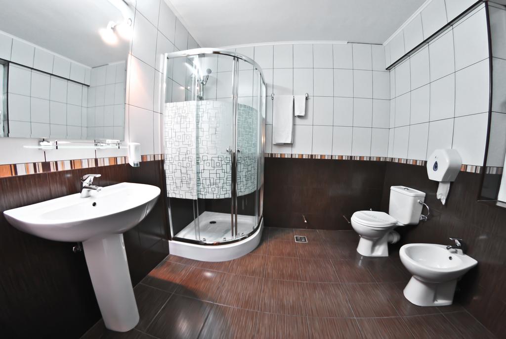 HOTEL-BAVARIA-CRAIOVA-ROMANIA-AIR-TOUR-TRAVEL-5
