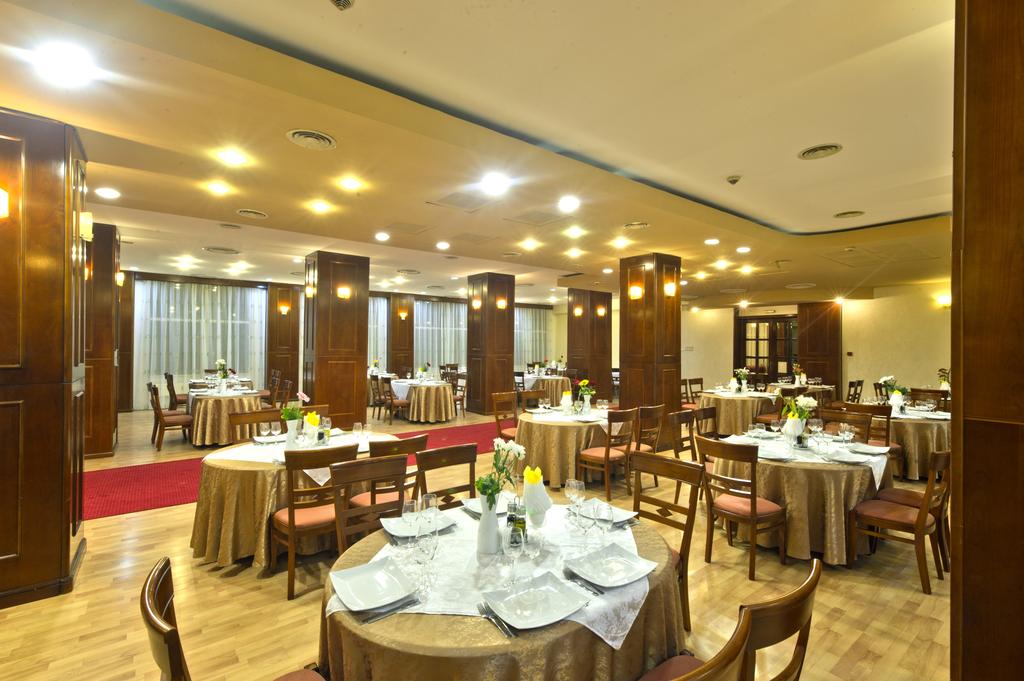HOTEL-BAVARIA-CRAIOVA-ROMANIA-AIR-TOUR-TRAVEL-6