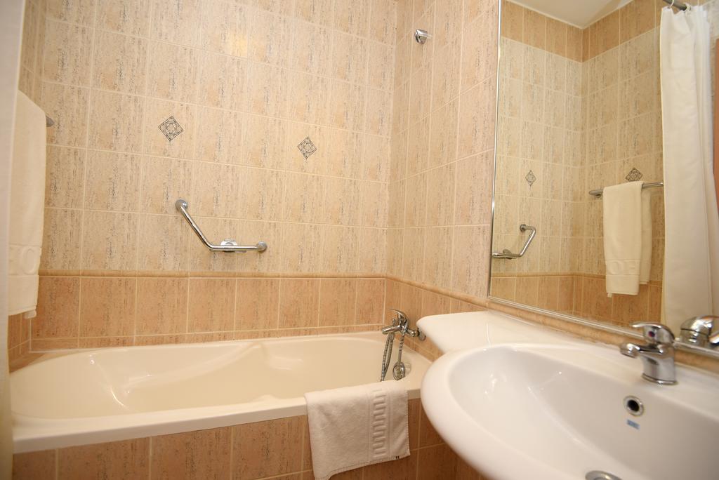 HOTEL-BELVEDERE-BRAILA-ROMANIA-AIR-TOUR-TRAVEL-7