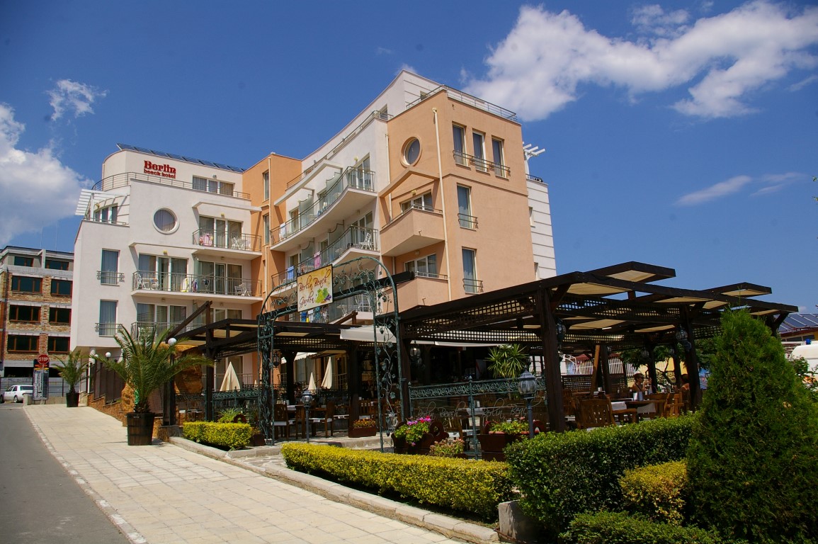 HOTEL-BERLIN-BEACH-SVETI-VLAS-BULGARIA-AIR-TOUR-TRAVEL-1