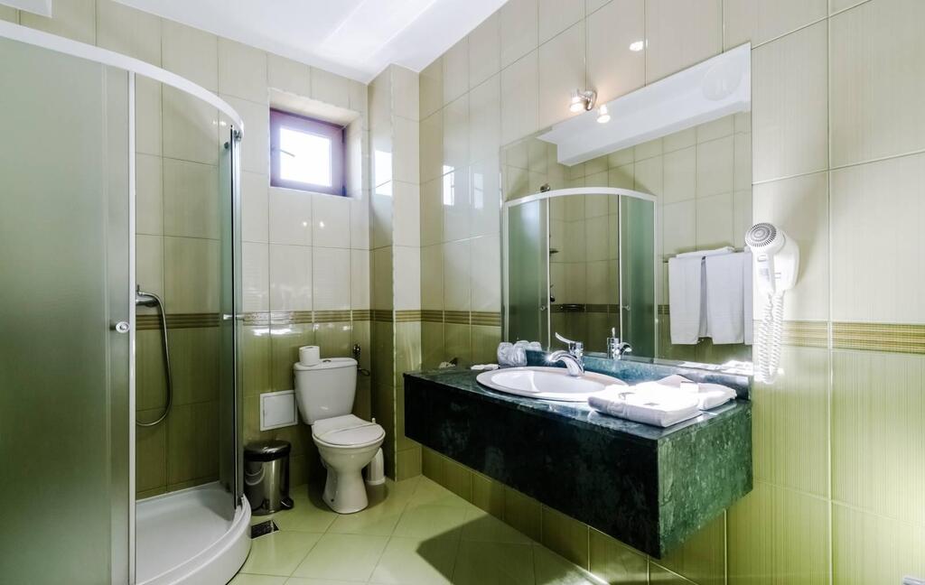 HOTEL-BULEVARD-FAGARAS-ROMANIA-AIR-TOUR-TRAVEL-10