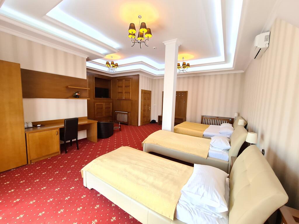 HOTEL-BULEVARD-FAGARAS-ROMANIA-AIR-TOUR-TRAVEL-3