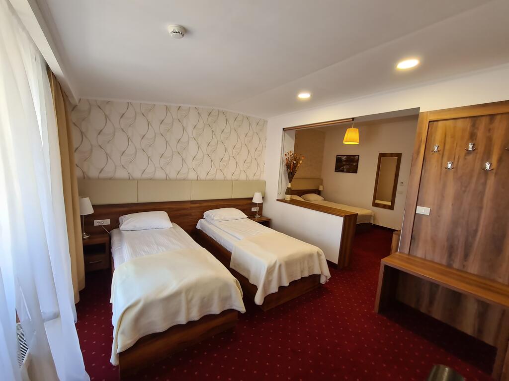 HOTEL-BULEVARD-FAGARAS-ROMANIA-AIR-TOUR-TRAVEL-4