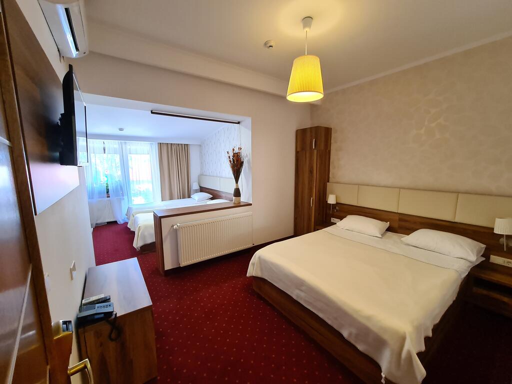 HOTEL-BULEVARD-FAGARAS-ROMANIA-AIR-TOUR-TRAVEL-6