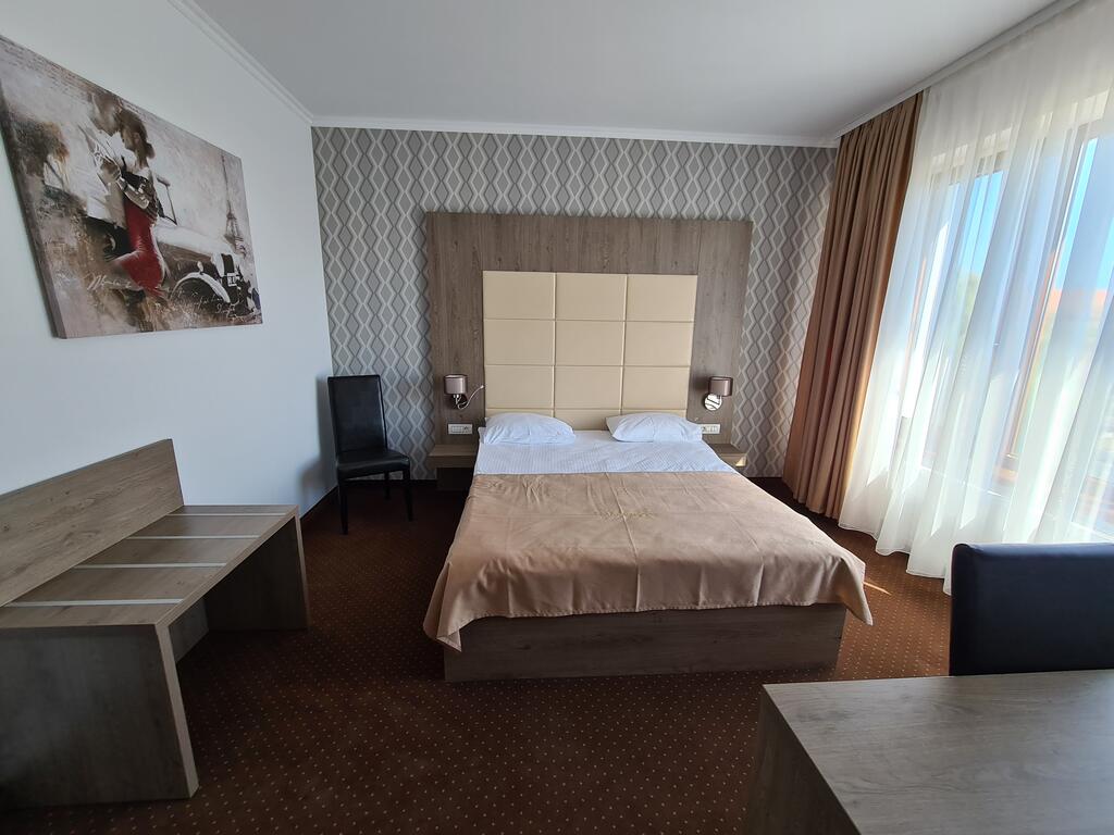 HOTEL-BULEVARD-FAGARAS-ROMANIA-AIR-TOUR-TRAVEL-7