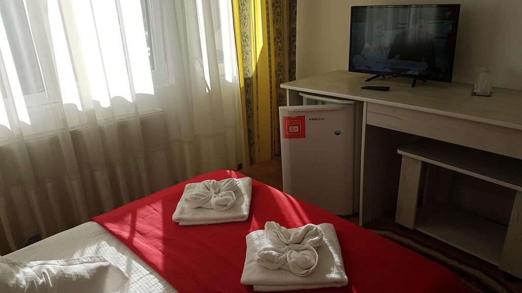 HOTEL-BULEVARD-SINAIA-ROMANIA-AIR-TOUR-TRAVEL-4