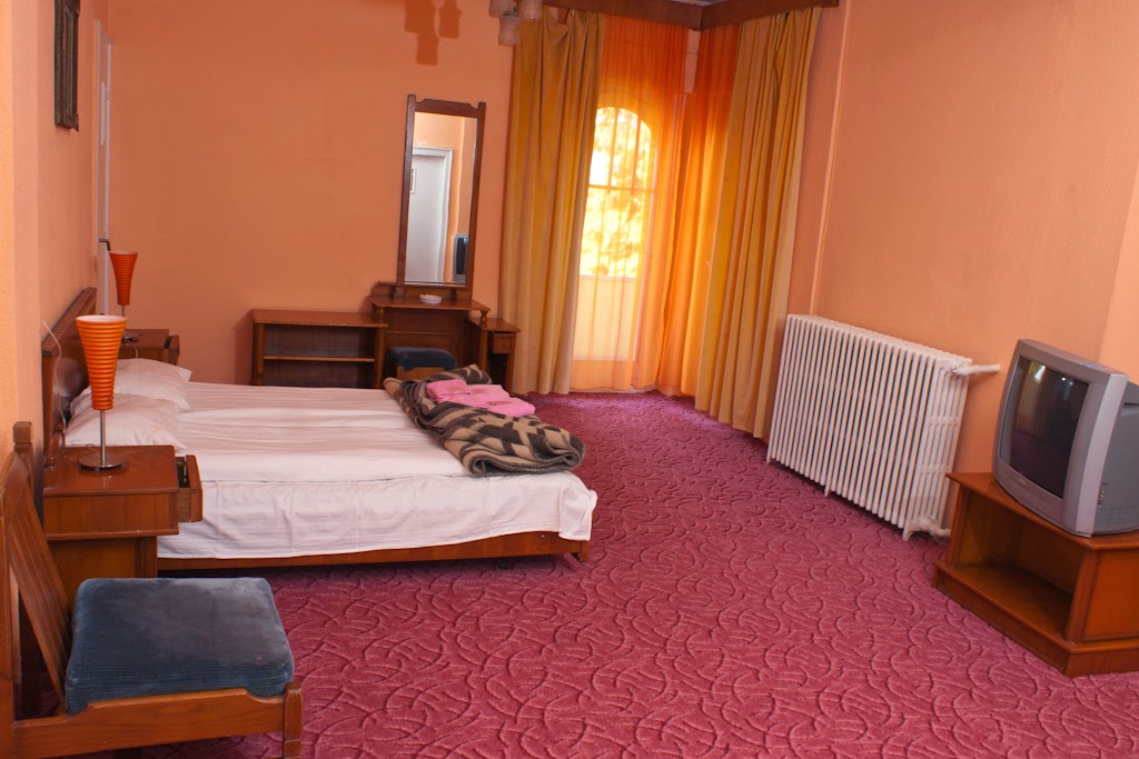 HOTEL-CERNA-BAILE-HERCULANE-ROMANIA-AIR-TOUR-TRAVEL-3