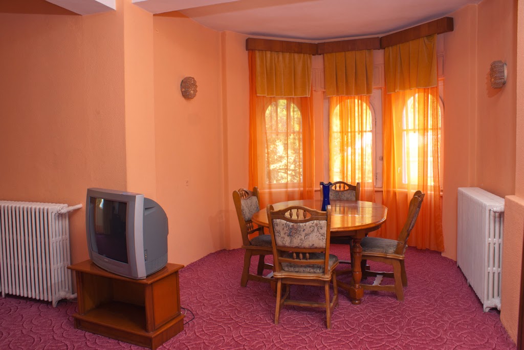 HOTEL-CERNA-BAILE-HERCULANE-ROMANIA-AIR-TOUR-TRAVEL-4