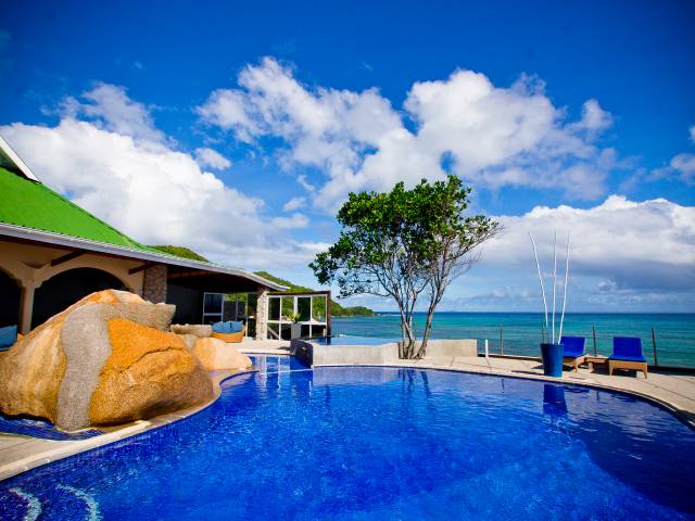 HOTEL-COCO-DE-MER-BLACK-PARROT-SUITES-PRASLIN-SEYCHELLES-AIR-TOUR-TRAVEL-0