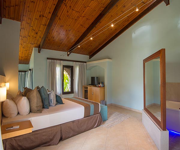 HOTEL-COCO-DE-MER-BLACK-PARROT-SUITES-PRASLIN-SEYCHELLES-AIR-TOUR-TRAVEL-4