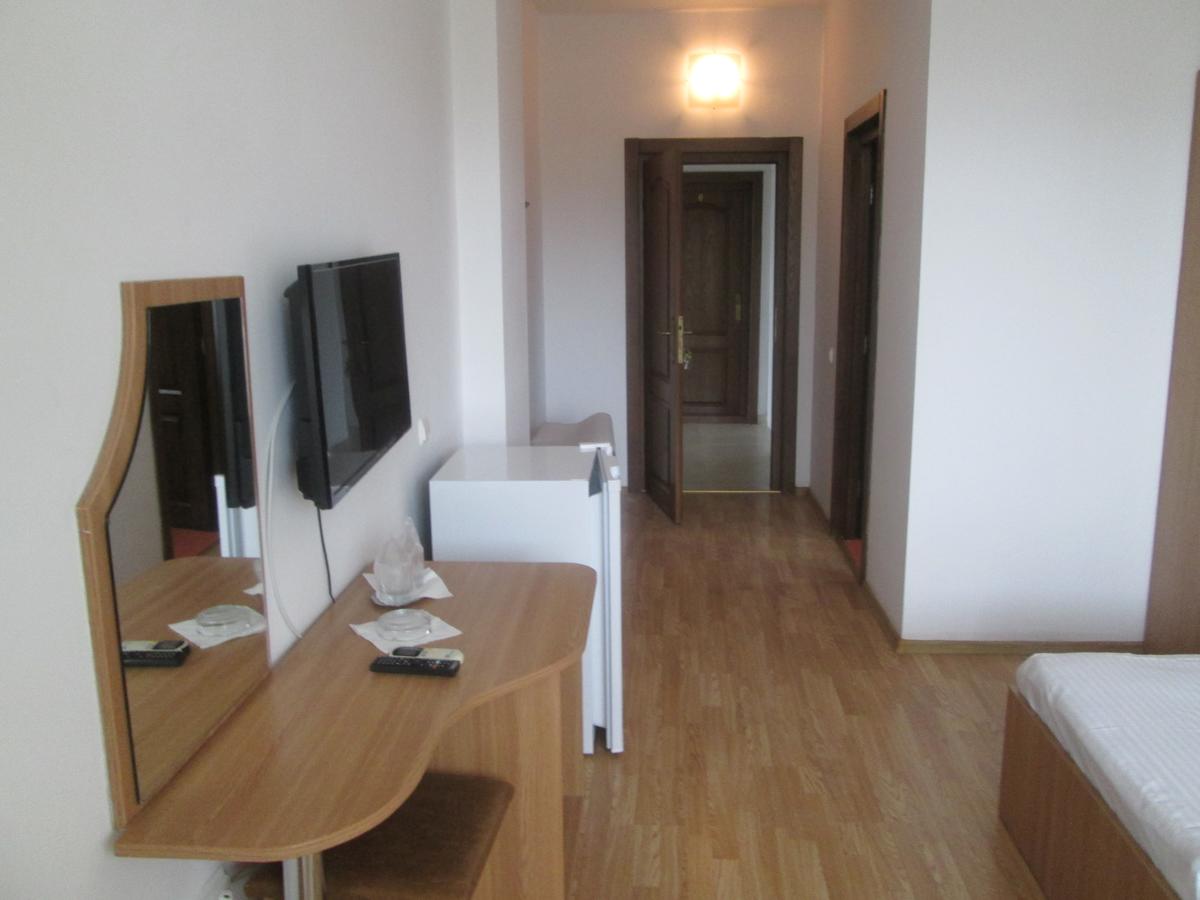 HOTEL-DONELI-EFORIE-NORD-ROMANIA-AIR-TOUR-TRAVEL-4