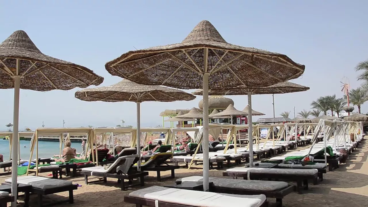 HOTEL-ELYSEES-DREAM-BEACH-HURGHADA-EGIPT-AIR-TOUR-TRAVEL-8
