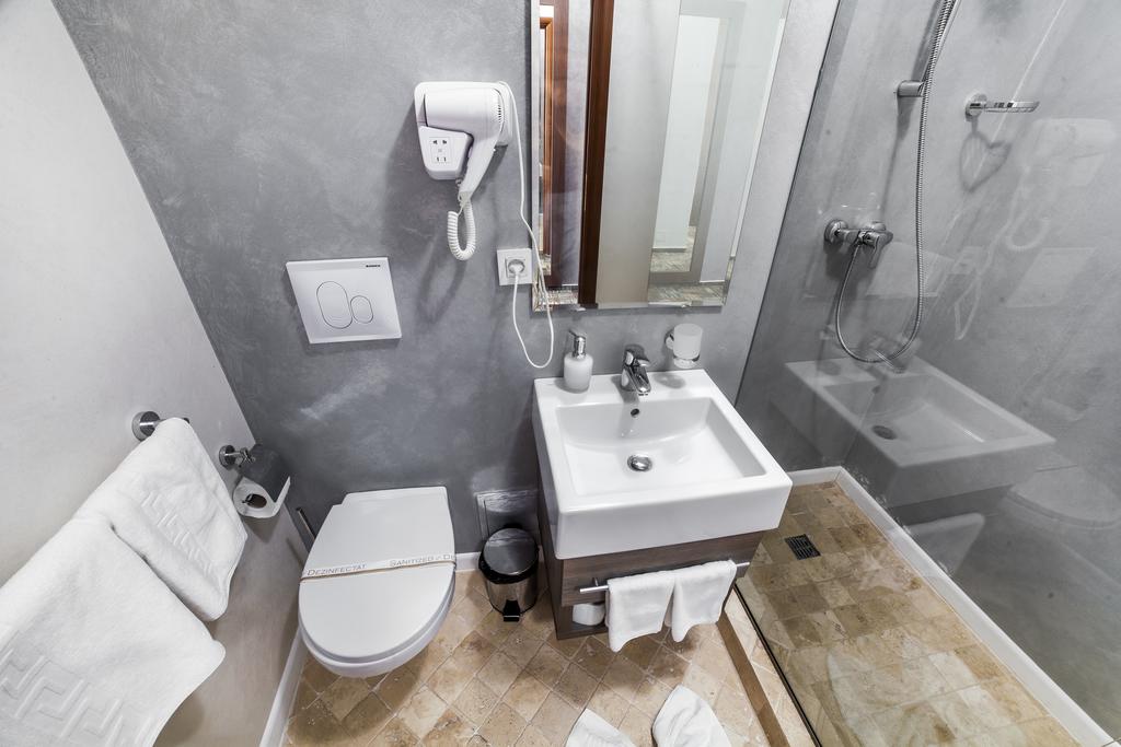 HOTEL-EUROPECA-CRAIOVA-ROMANIA-AIR-TOUR-TRAVEL-6