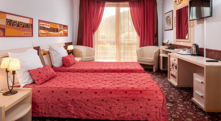 HOTEL-GRAND-HOTEL-BRASOV-ROMANIA-AIR-TOUR-TRAVEL-5