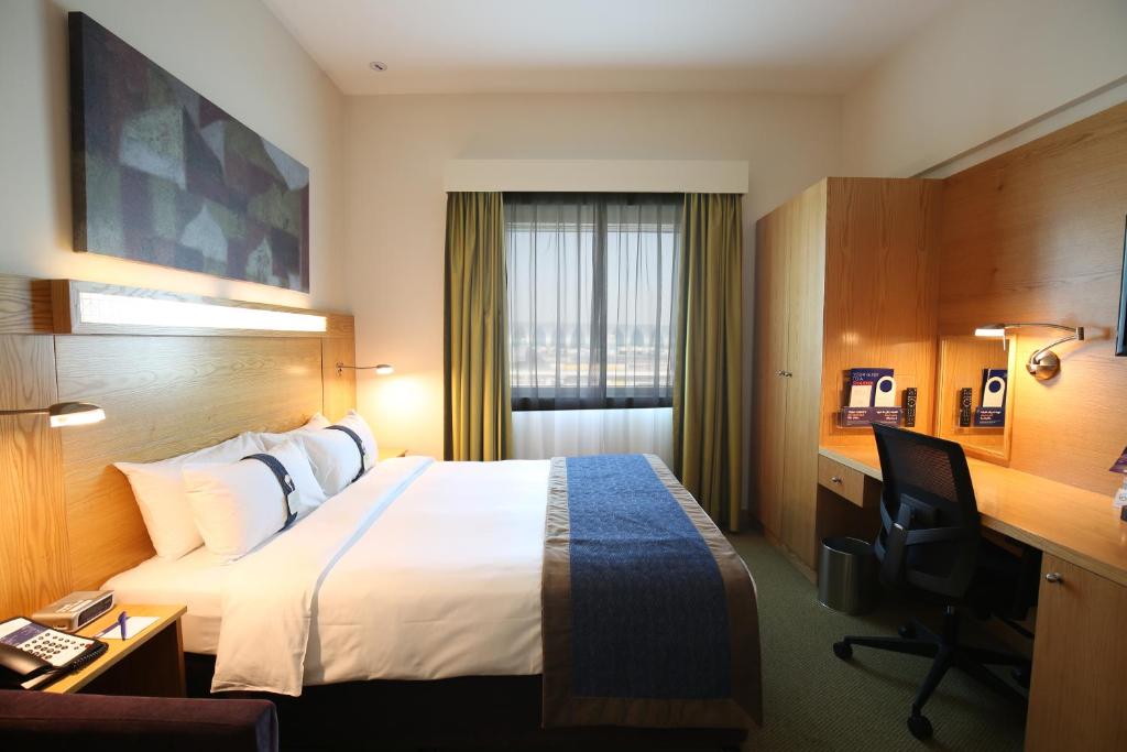 HOTEL-HOLIDAY-INN-EXPRESS-DUBAI-AIRPORT-EMIRATELE-ARABE-UNITE-AIR-TOUR-TRAVEL-2