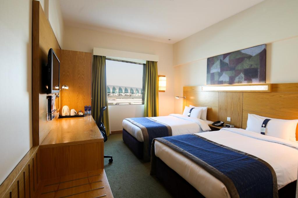 HOTEL-HOLIDAY-INN-EXPRESS-DUBAI-AIRPORT-EMIRATELE-ARABE-UNITE-AIR-TOUR-TRAVEL--