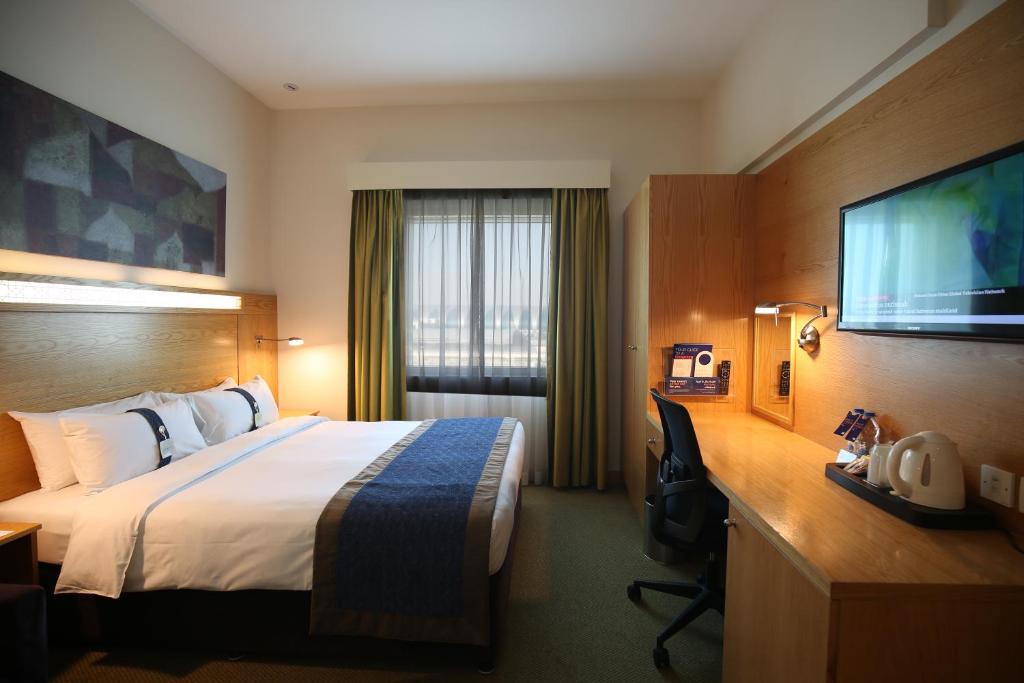 HOTEL-HOLIDAY-INN-EXPRESS-DUBAI-AIRPORT-EMIRATELE-ARABE-UNITE-AIR-TOUR-TRAVEL-3