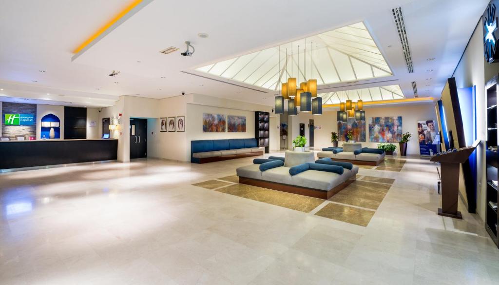 HOTEL-HOLIDAY-INN-EXPRESS-DUBAI-AIRPORT-EMIRATELE-ARABE-UNITE-AIR-TOUR-TRAVEL-5