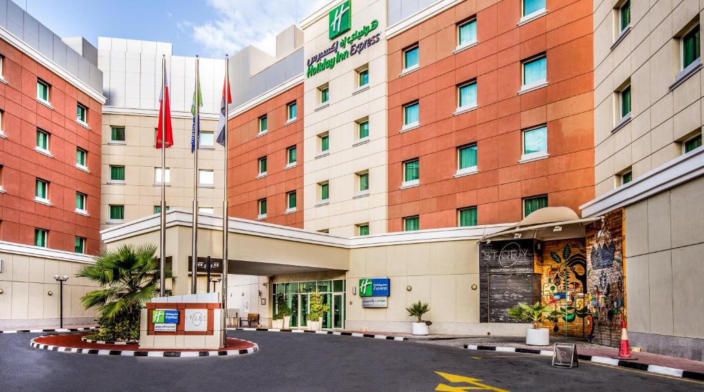 HOTEL-HOLIDAY-INN-EXPRESS-DUBAI-INTERNET-CITY-DUBAI-EMIRATELE-ARABE-UNITE-AIR-TOUR-TRAVEL-0