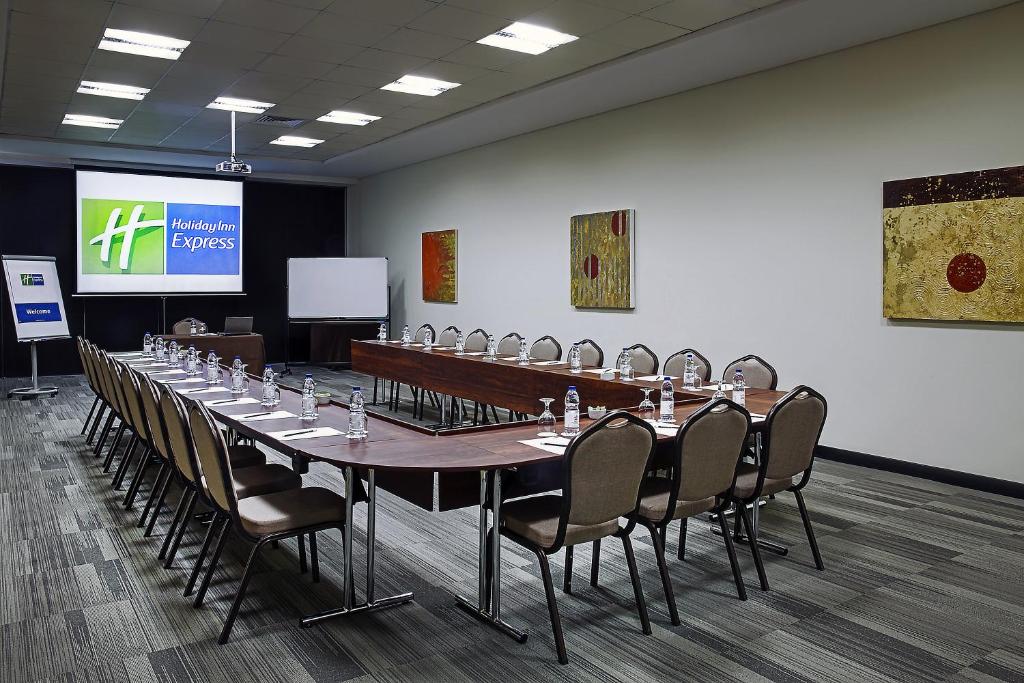 HOTEL-HOLIDAY-INN-EXPRESS-DUBAI-INTERNET-CITY-DUBAI-EMIRATELE-ARABE-UNITE-AIR-TOUR-TRAVEL-7