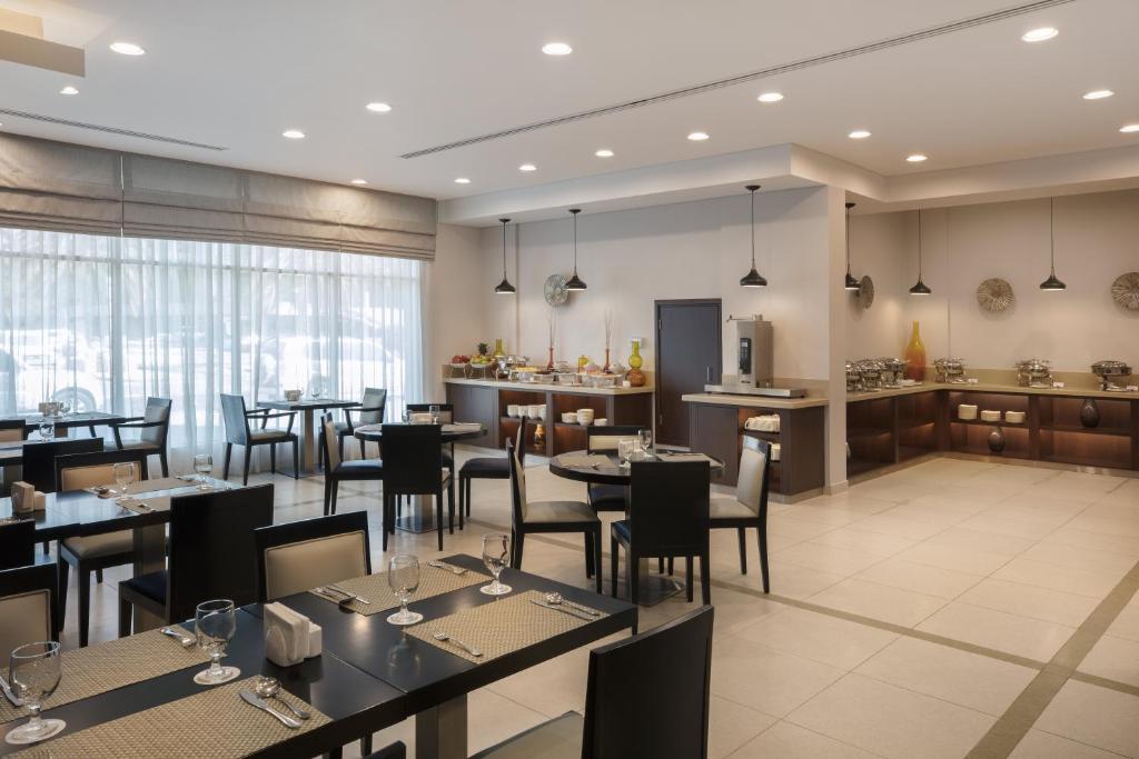 HOTEL-HOLIDAY-INN-EXPRESS-DUBAI-SAFA-PARK-DUBAI-EMIRATELE-ARABE-UNITE-AIR-TOUR-TRAVEL-10