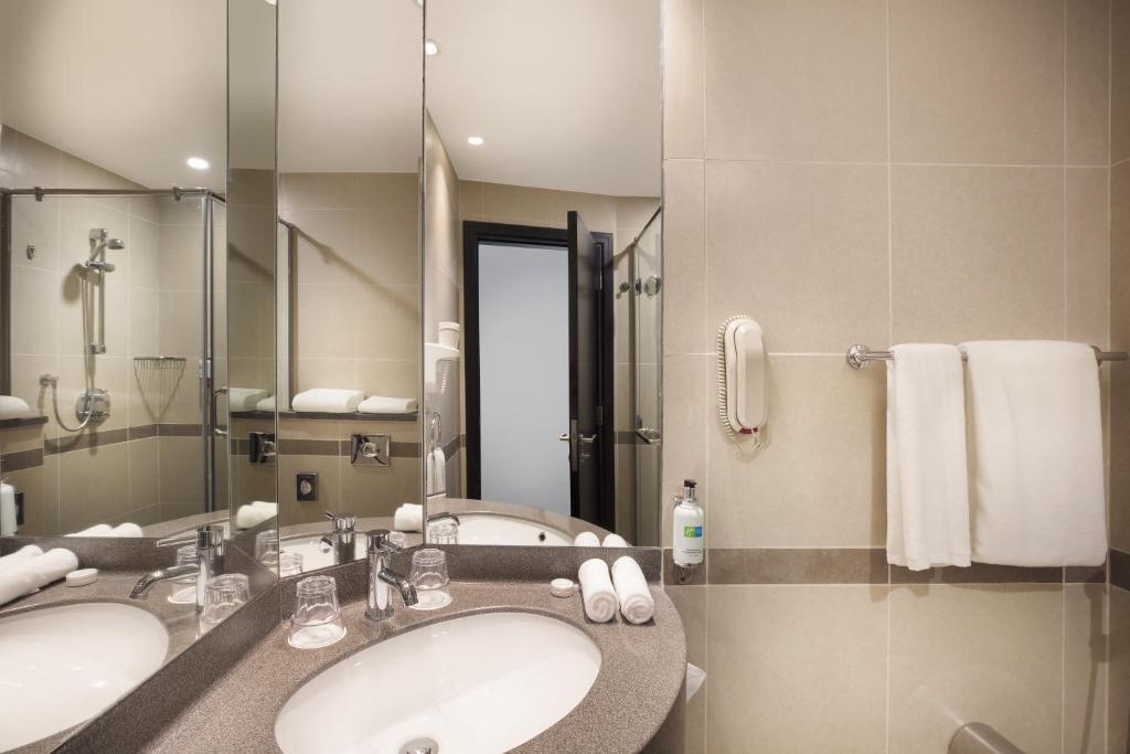 HOTEL-HOLIDAY-INN-EXPRESS-DUBAI-SAFA-PARK-DUBAI-EMIRATELE-ARABE-UNITE-AIR-TOUR-TRAVEL-4