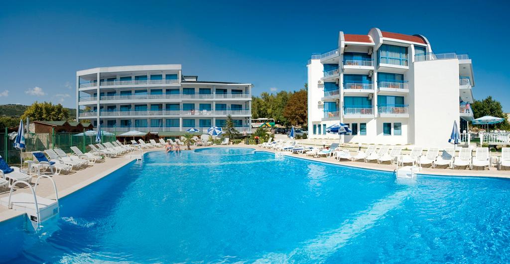 HOTEL-ICEBERG-BALCIC-BULGARIA-AIR-TOUR-TRAVEL-1