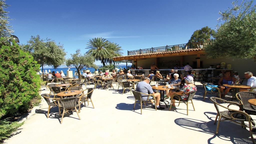 HOTEL-IZER-BEACH-CLUB-BODRUM-TURICA-AIR-TOUR-TRAVEL-9