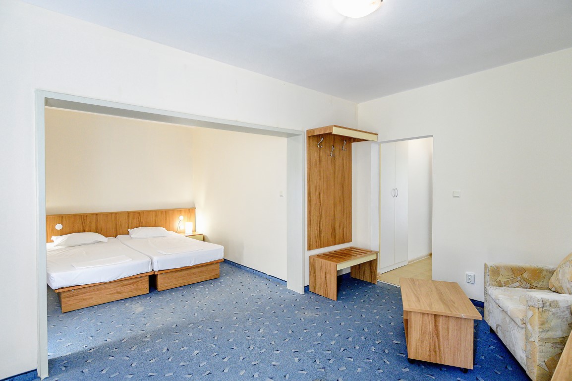 HOTEL-JOURNALIST-NISIPURILE-DE-AUR-BULGARIA-AIR-TOUR-TRAVEL-10