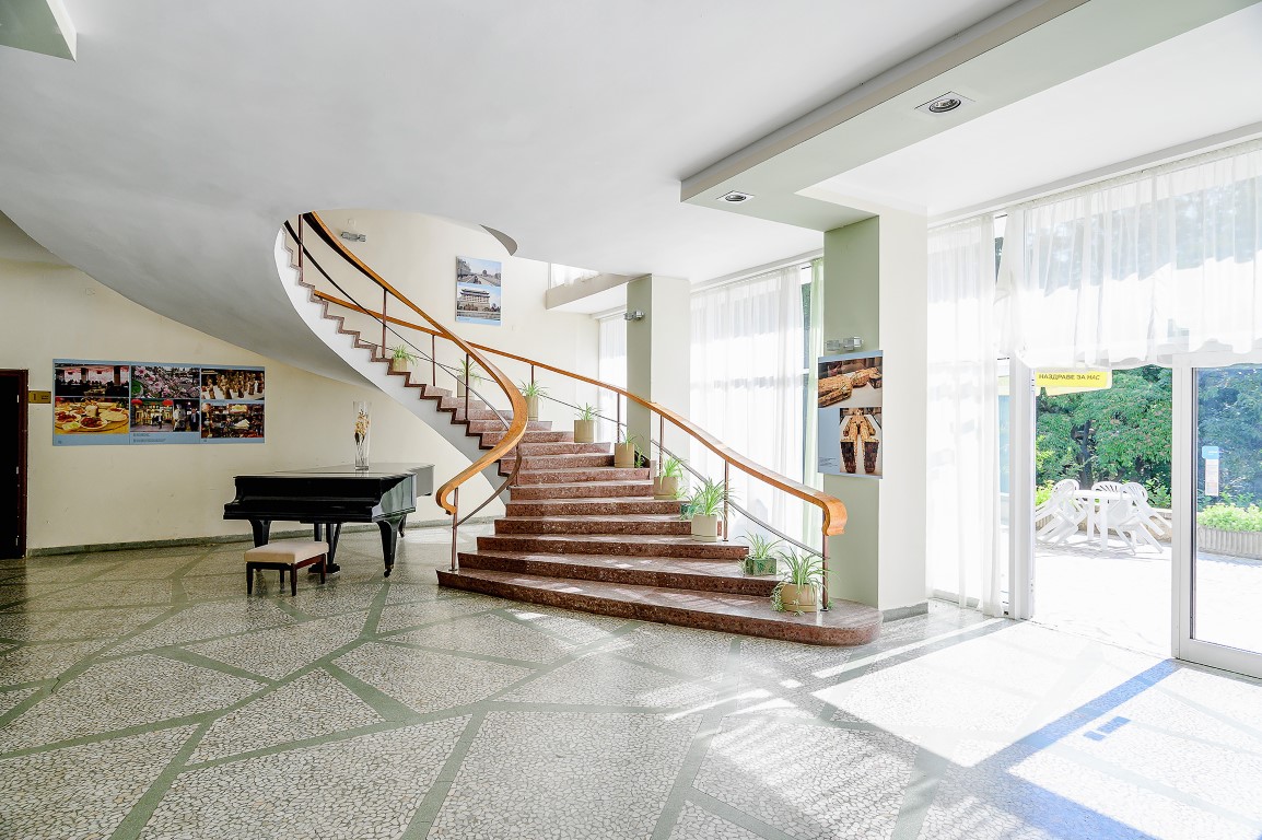 HOTEL-JOURNALIST-NISIPURILE-DE-AUR-BULGARIA-AIR-TOUR-TRAVEL-12