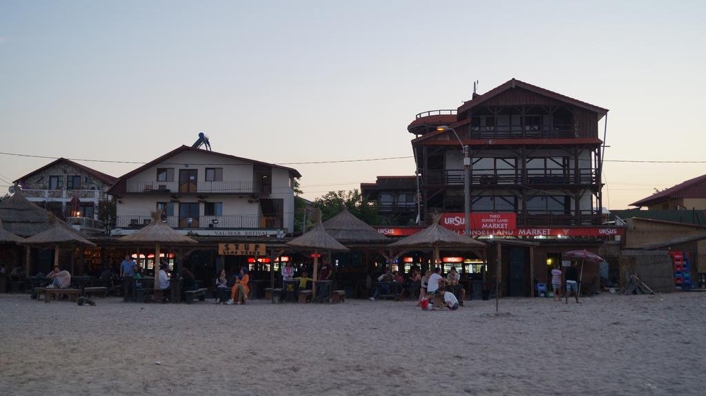 HOTEL-LA-JOHN-VAMA-VECHE-ROMANIA-AIR-TOUR-TRAVEL-1